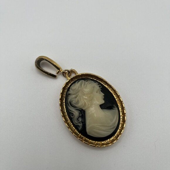 Vintage Black Resin Carved Shell Victorian Lady Faux Cameo Pendant Gold Tone - Picture 2 of 5